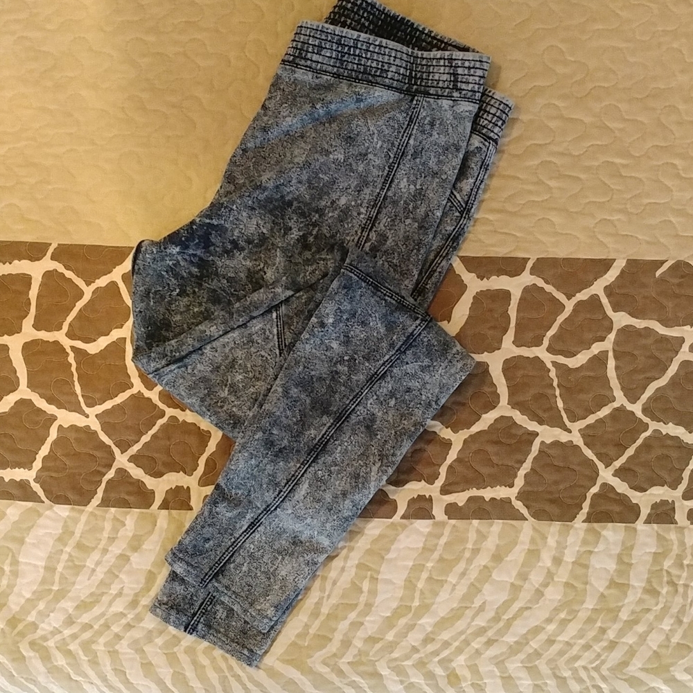 White washed Jean leggings.
